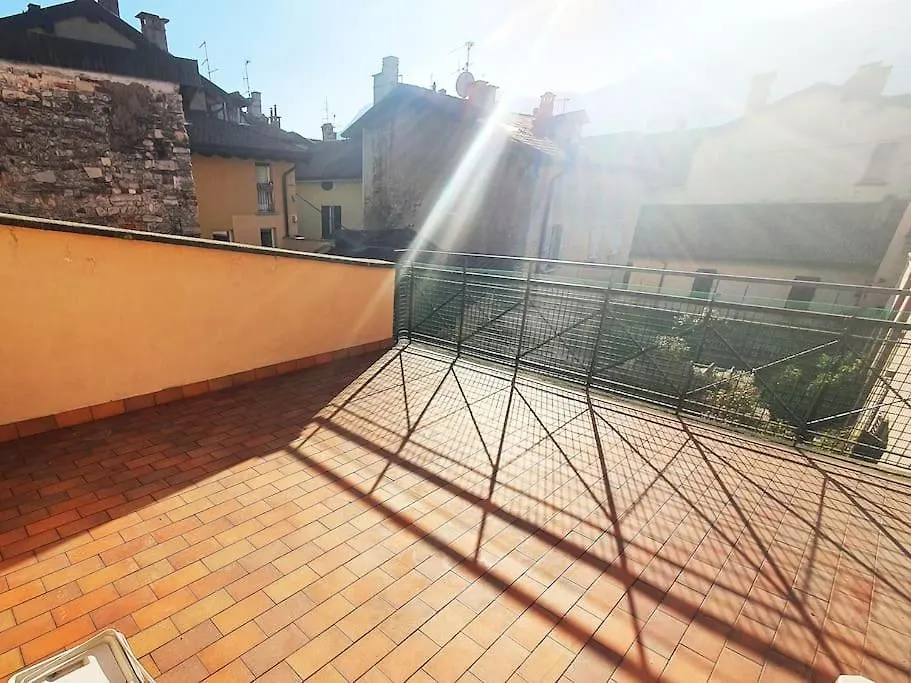 King Como Lake Center 9 Posti Letto- Grande Terrazza - 2 Bagni Privati 0*,  Италия