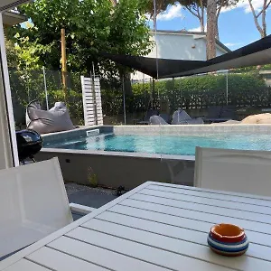 Luxury 4 With Swimming Pool Appartamento Cervia